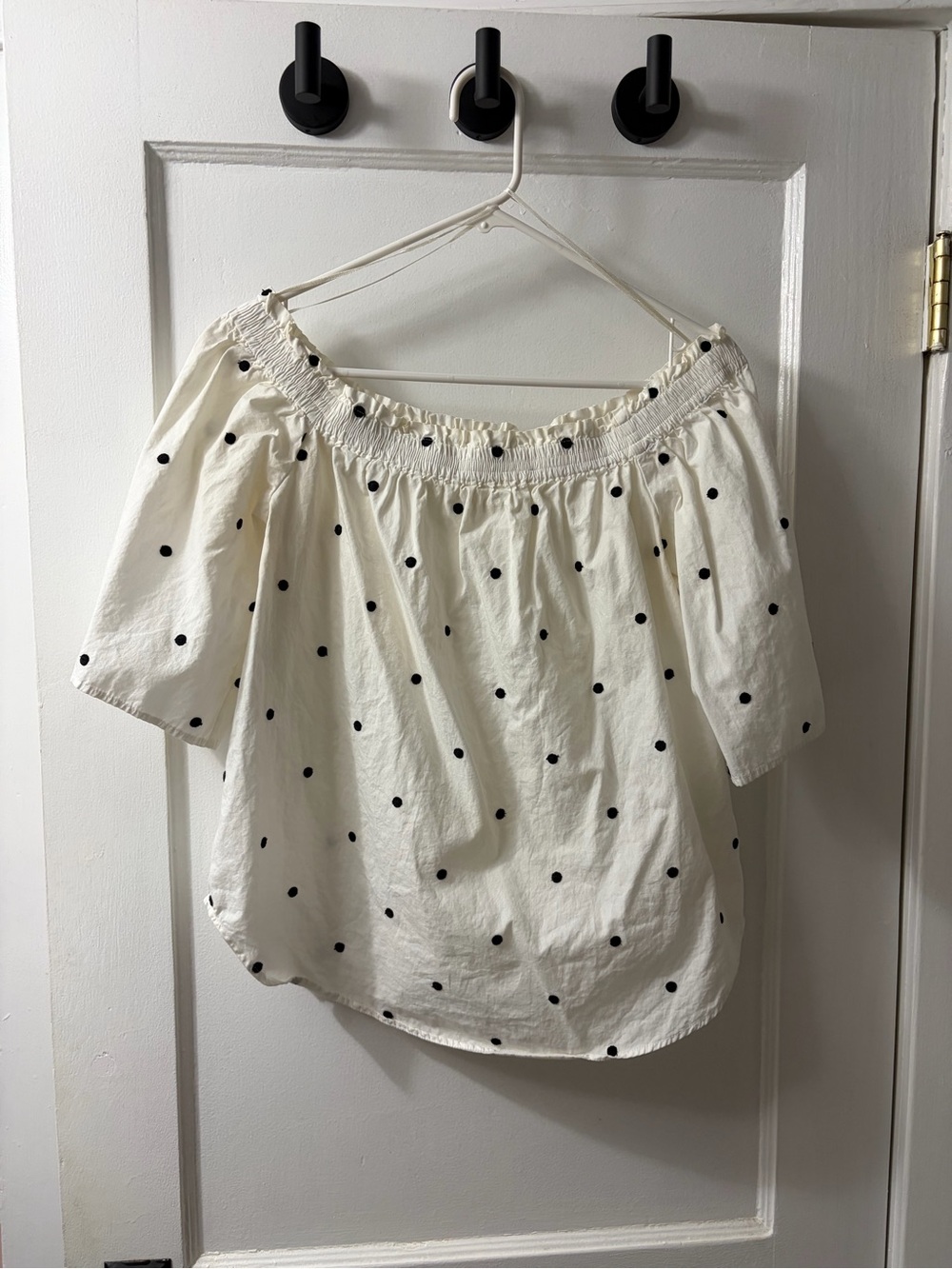 H&M White Off-Shoulder Polka Dot Blouse